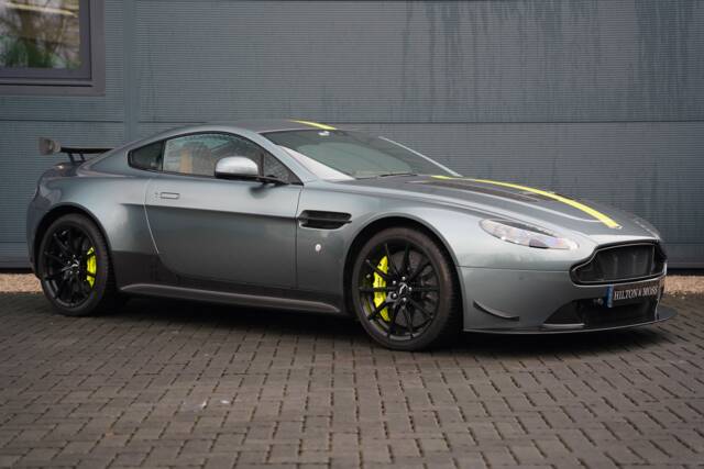Image 1/50 of Aston Martin V12 Vantage AMR (2017)