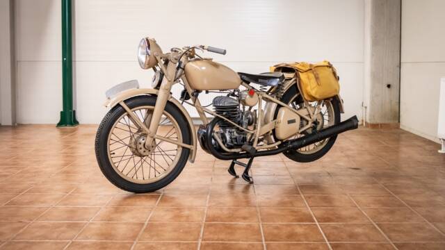 Image 1/12 de Puch 250 S 4 (1943)