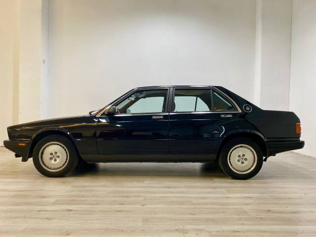Image 1/19 of Maserati 422 (1991)