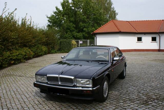 Immagine 1/6 di Daimler Six (1990)