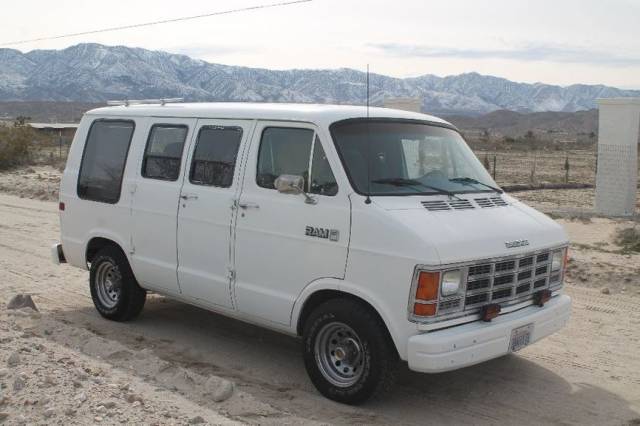 Bild 1/13 von Dodge Ram Van (1986)