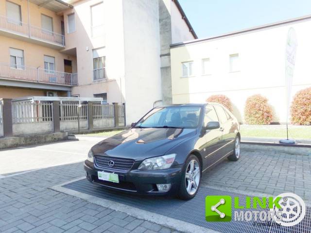 Immagine 1/15 di Lexus IS 200 (1999)