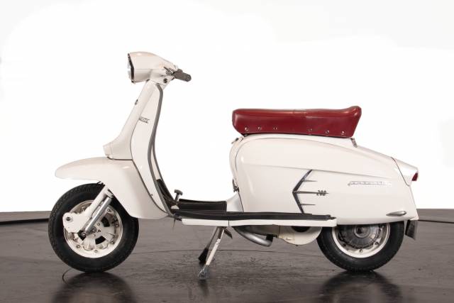 Image 1/28 of Innocenti DUMMY (1967)