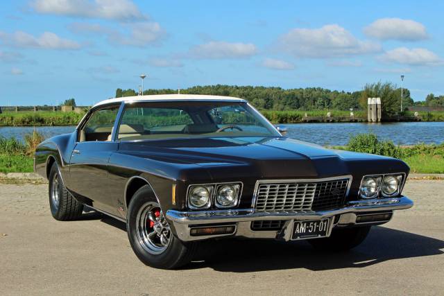 Image 1/18 of Buick Riviera GS (1971)