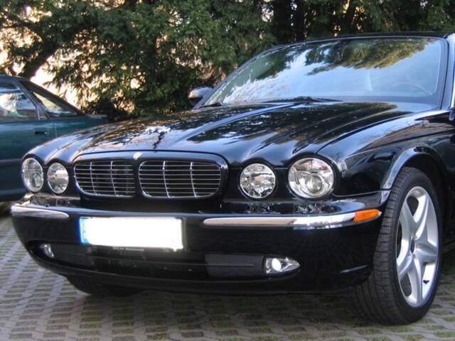 Image 1/4 de Jaguar XJ 3.0 (2005)