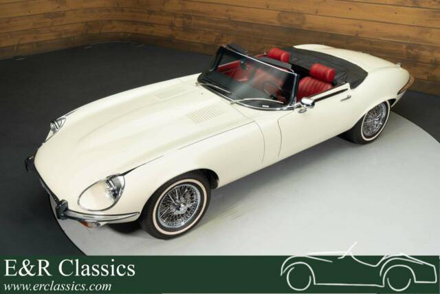 Image 1/19 of Jaguar E-Type V12 (1974)