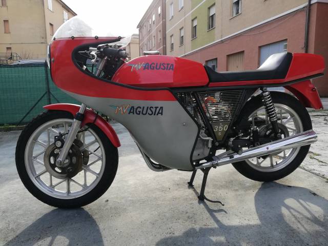 Image 1/9 of MV Agusta DUMMY (1976)