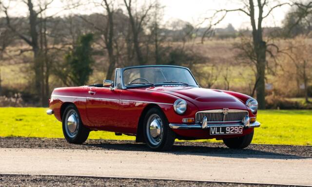 Image 1/50 of MG MGC (1968)