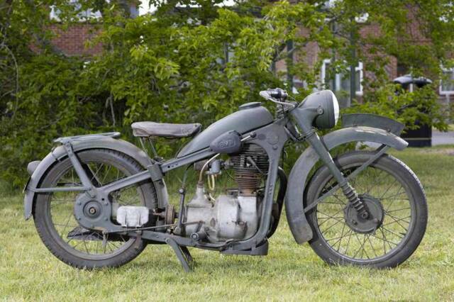Image 1/41 of BMW R 35 (1938)