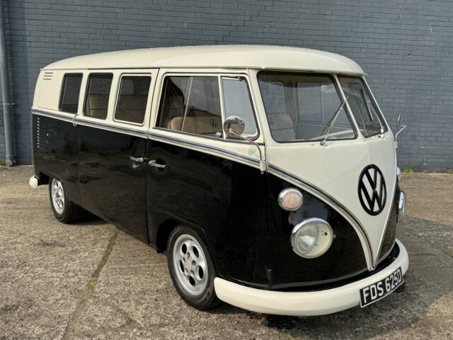 Obraz 1/8 pojazdu Volkswagen T1 Samba (1966)