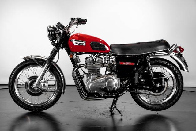 Image 1/50 of Triumph DUMMY (1973)