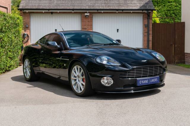 Afbeelding 1/42 van Aston Martin V12 Vanquish S Ultimate Edition (2007)