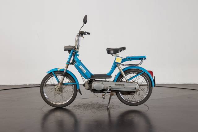 Image 1/9 of Piaggio DUMMY (1975)