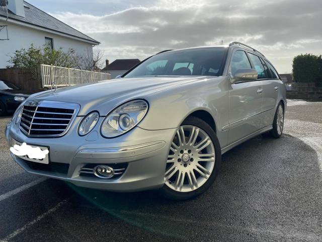 Image 1/18 of Mercedes-Benz E 320 CDI T (2009)