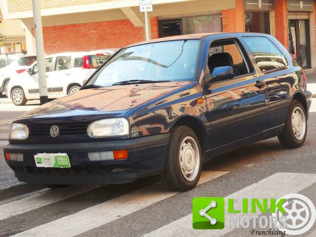 Bild 1/10 von Volkswagen Golf III 1.8 Variant (1993)