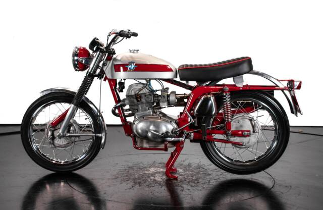 Image 1/34 de MV Agusta 250 Bicilindrica (1970)