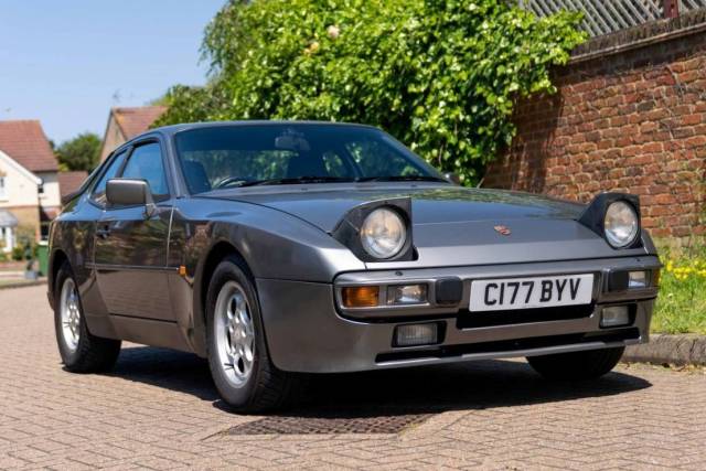 Image 1/8 of Porsche 944 (1985)
