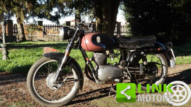 Image 1/10 de Gilera 150 Sport (1956)
