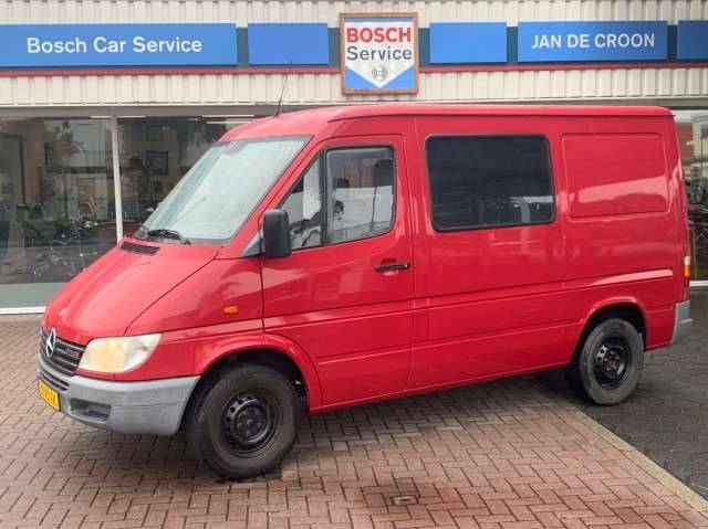 Image 1/30 of Mercedes-Benz Sprinter 211 CDI (2000)