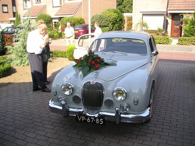 Image 1/4 of Jaguar 2.4 Litre (1957)