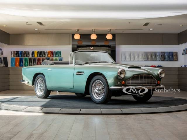 Image 1/50 of Aston Martin DB 4 Convertible (1963)