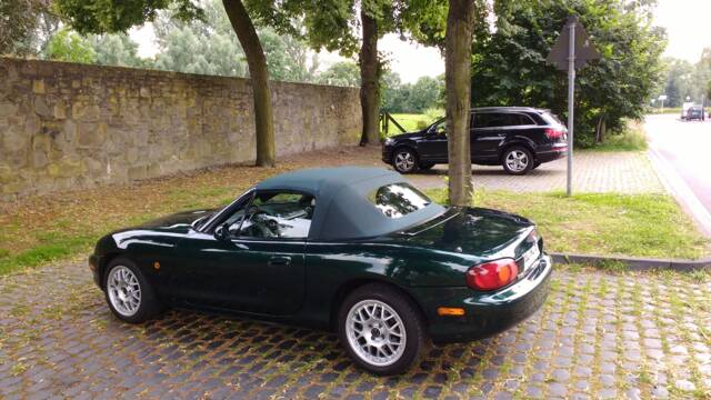 Afbeelding 1/32 van Mazda MX-5 1.8 (1999)