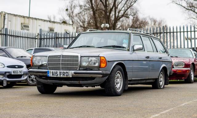 Bild 1/50 von Mercedes-Benz 280 TE (1983)