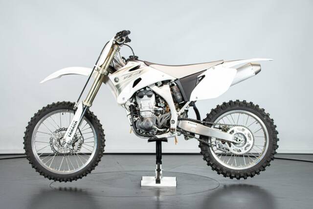 Image 1/50 de Yamaha DUMMY (2007)