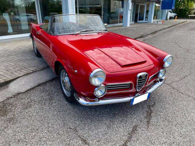 Bild 1/15 von Alfa Romeo 2600 Spider (1964)