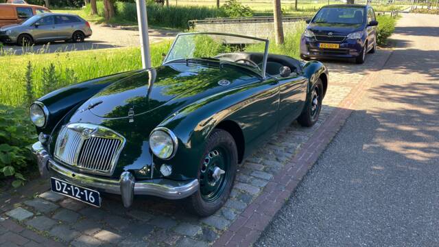 Image 1/17 of MG MGA Twin Cam (1959)