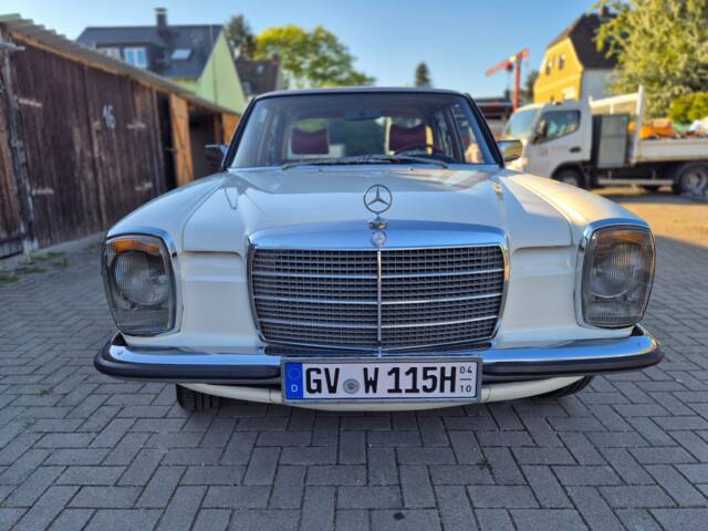 Imagen 1/19 de Mercedes-Benz 240 D (1975)