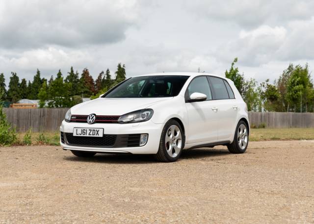 Image 1/9 of Volkswagen Golf VI GTI (2011)