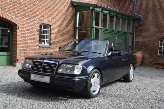 Bild 1/15 von Mercedes-Benz E 200 (1997)
