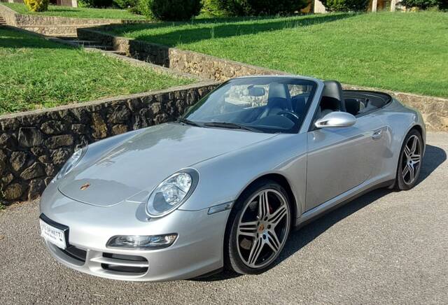 Immagine 1/11 di Porsche 911 Carrera 4S (2006)