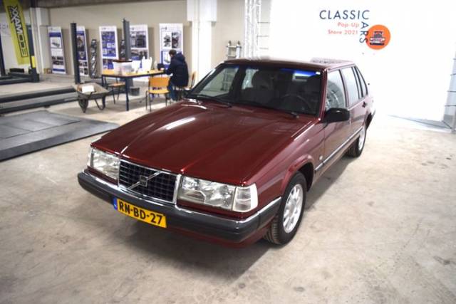 Image 1/9 de Volvo 940 2.3i (1997)