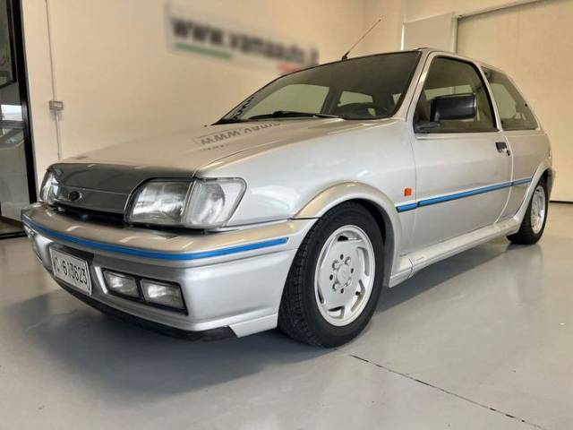 Image 1/9 de Ford Fiesta XR2i (1992)