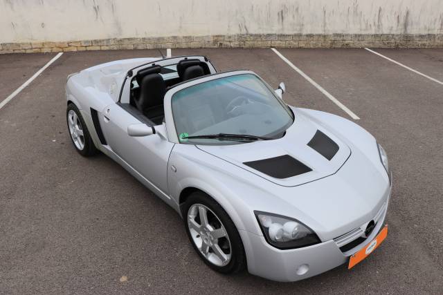 Image 1/19 de Opel Speedster 2.2 (2003)