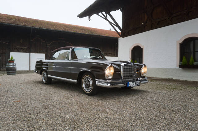 Image 1/38 of Mercedes-Benz 280 SE (1968)