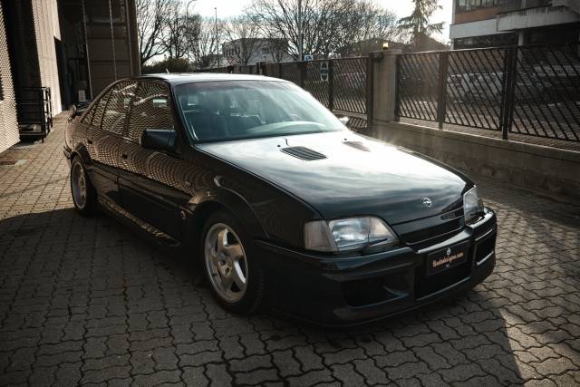 Image 1/49 of Lotus Carlton (1991)