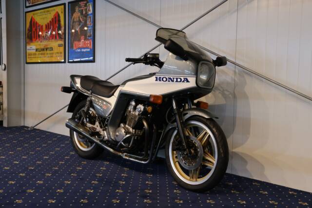 Bild 1/21 von Honda CB 900 F2 (1982)
