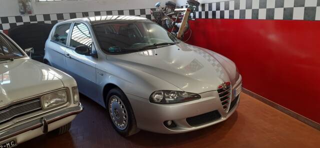 Image 1/14 de Alfa Romeo 147 1.6 TS (2009)