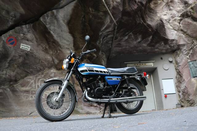 Immagine 1/33 di Yamaha RD 250 (1976)
