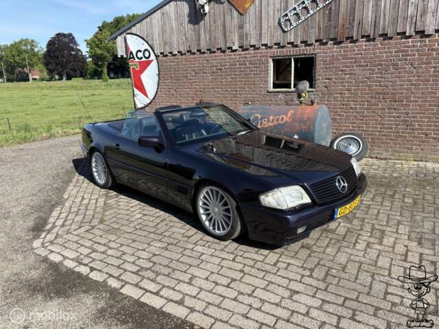 Image 1/40 of Mercedes-Benz 300 SL-24 (1990)