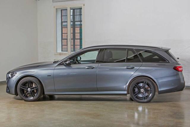 Image 1/20 of Mercedes-Benz E 300 de T (2020)