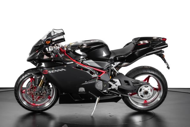 Image 1/23 of MV Agusta DUMMY (2000)