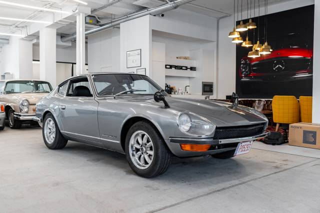 Image 1/50 of Nissan S30 (1972)