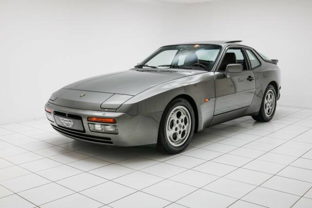 Bild 1/19 von Porsche 944 Turbo (1988)