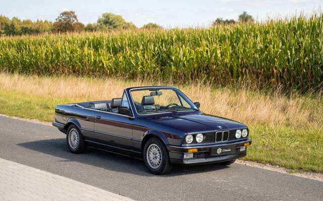 Immagine 1/35 di BMW 320i (1988)