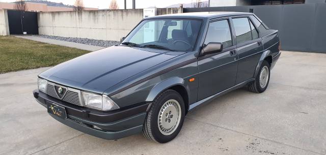 Image 1/50 de Alfa Romeo 75 2.0 Twin Spark (1987)
