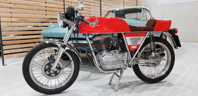 Image 1/7 de MV Agusta DUMMY (1977)